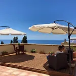 Bed & Breakfast Kalura 4*