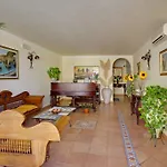 Bed & Breakfast Kalura Macari