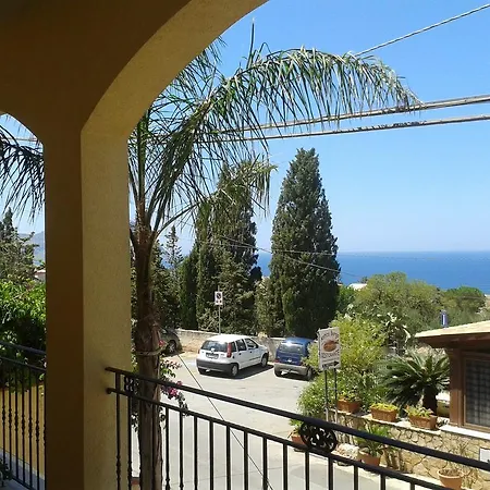 Kalura Bed & Breakfast Macari