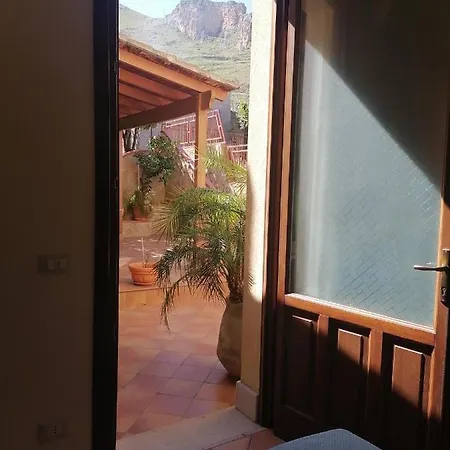 Kalura Bed & Breakfast