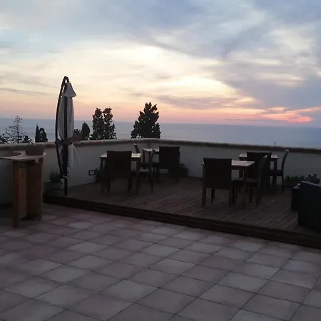 Bed & Breakfast Kalura 3*