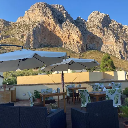 Kalura Bed & Breakfast 3*