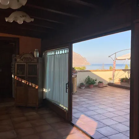 Bed & Breakfast Kalura 3*