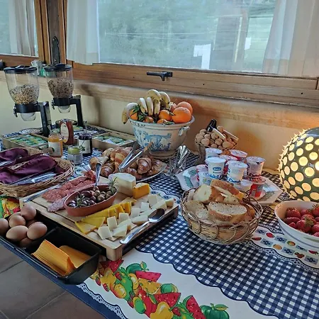 Kalura Bed & Breakfast 3*