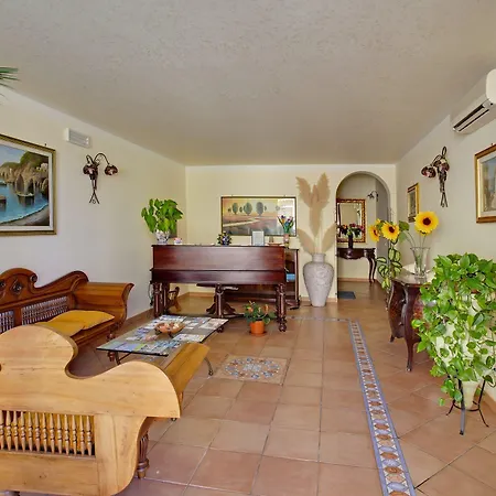 Bed and Breakfast Kalura Macari