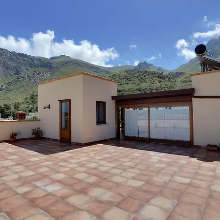 Bed and Breakfast Kalura 4*