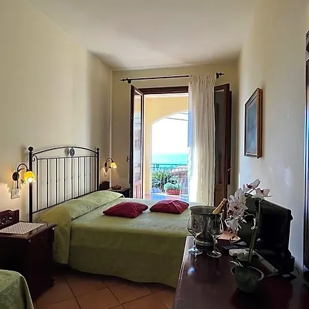 Kalura Bed & Breakfast Macari